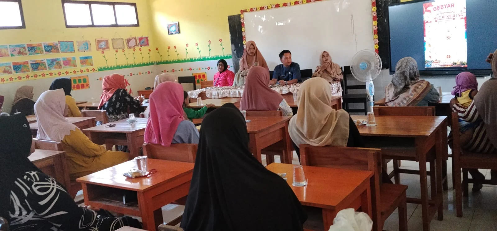 Rapat Persiapan Kegiatan Agustusan Bersama Wali Murid di SDN 2 Bloro
